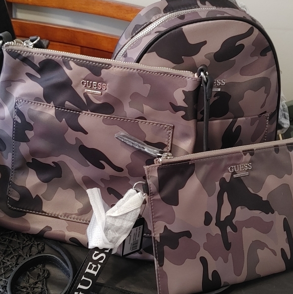 Guess Handbags - 3 piece Guess set brand new